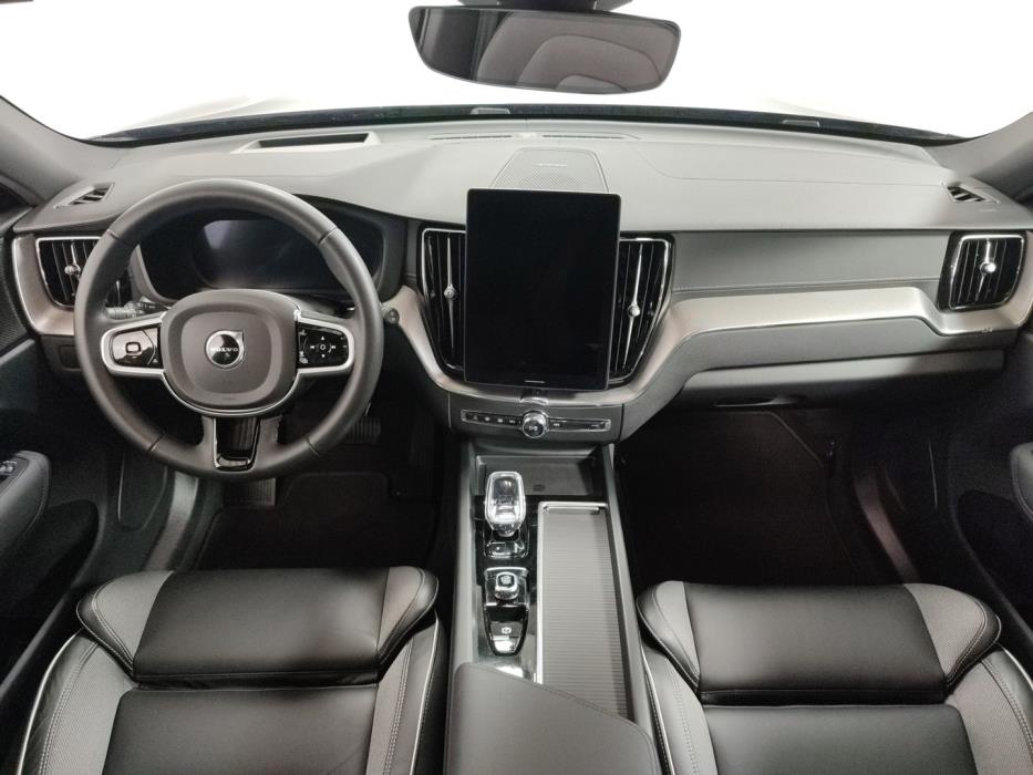 VOLVO XC60 2026