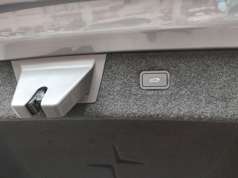 POLESTAR 4 2026