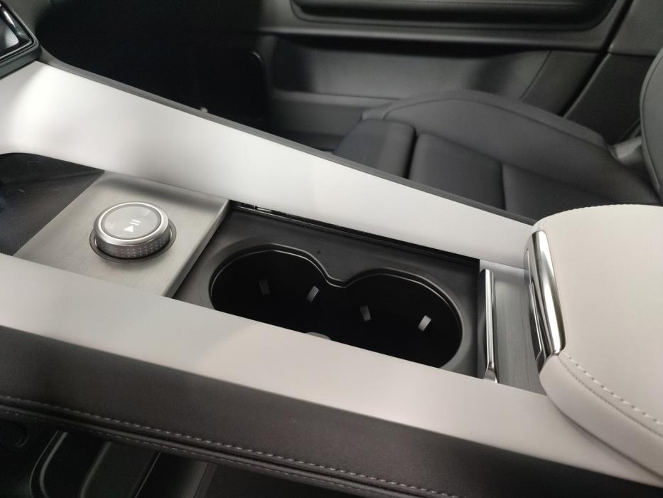 POLESTAR 4 2026