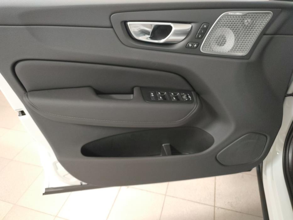 VOLVO XC60 2027