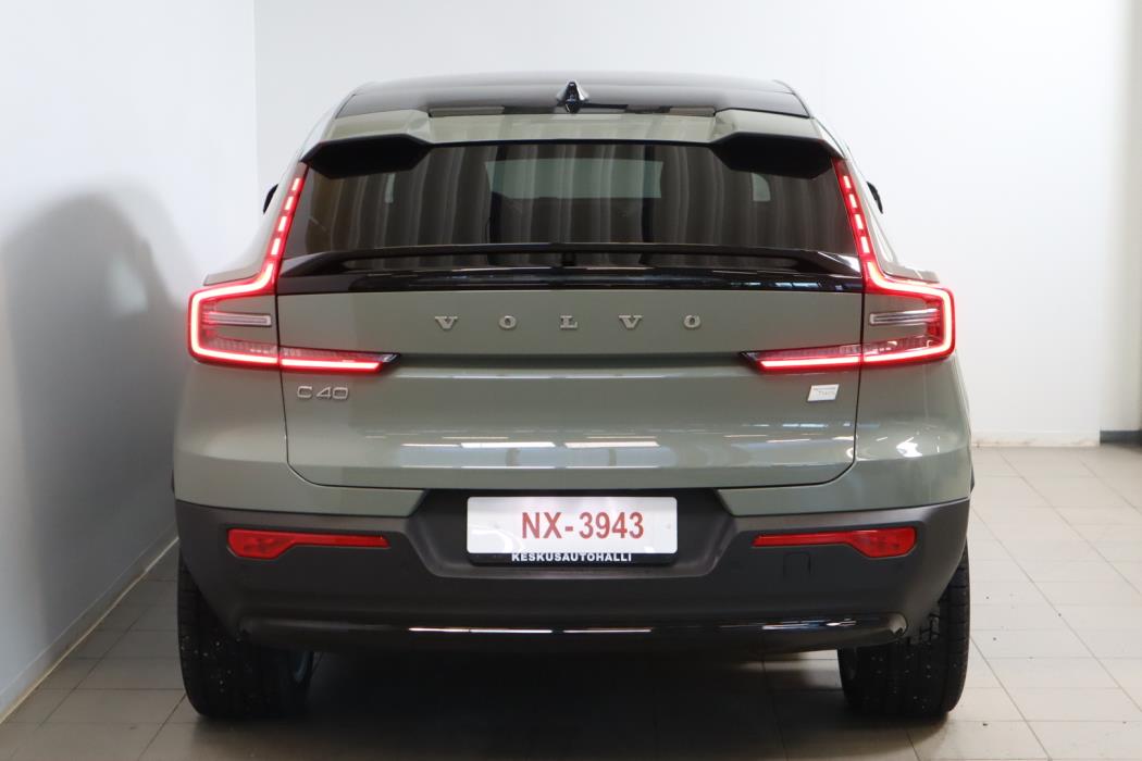 VOLVO C40 2024