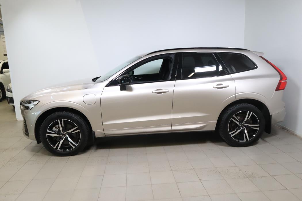 VOLVO XC60 2025