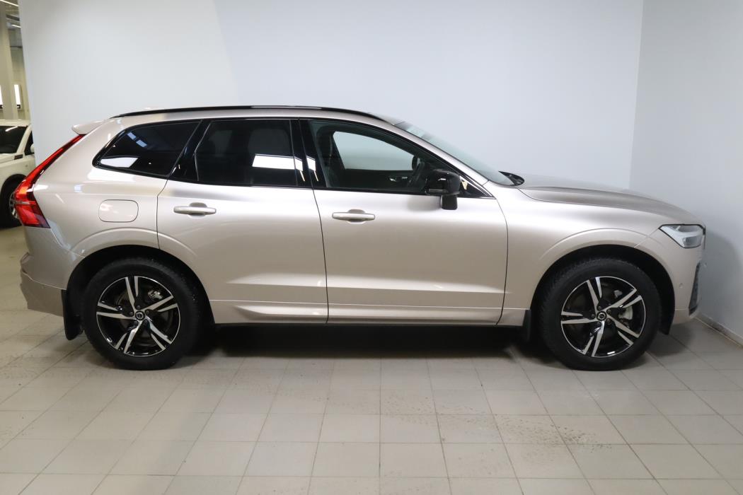 VOLVO XC60 2025
