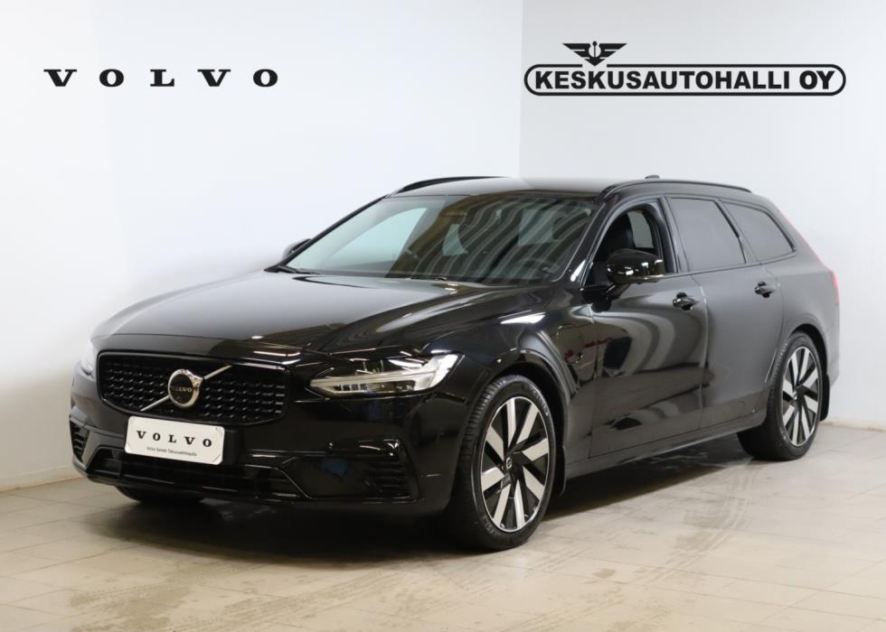 VOLVO V90 2025