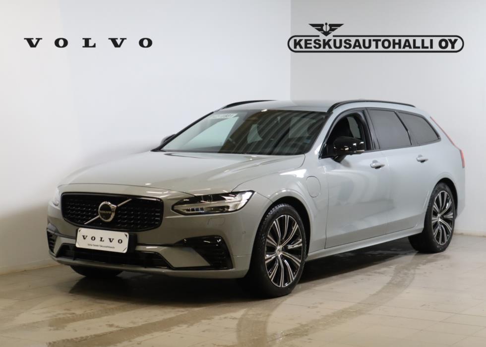 VOLVO V90 2025