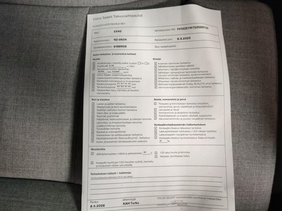 VOLVO EX40 2025