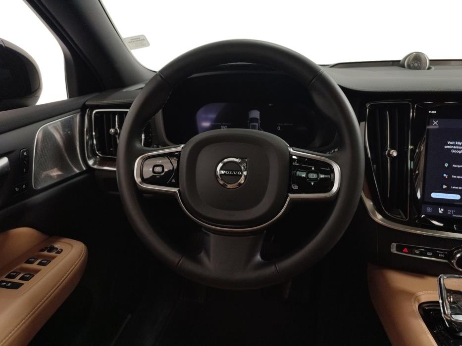 VOLVO V60 2025