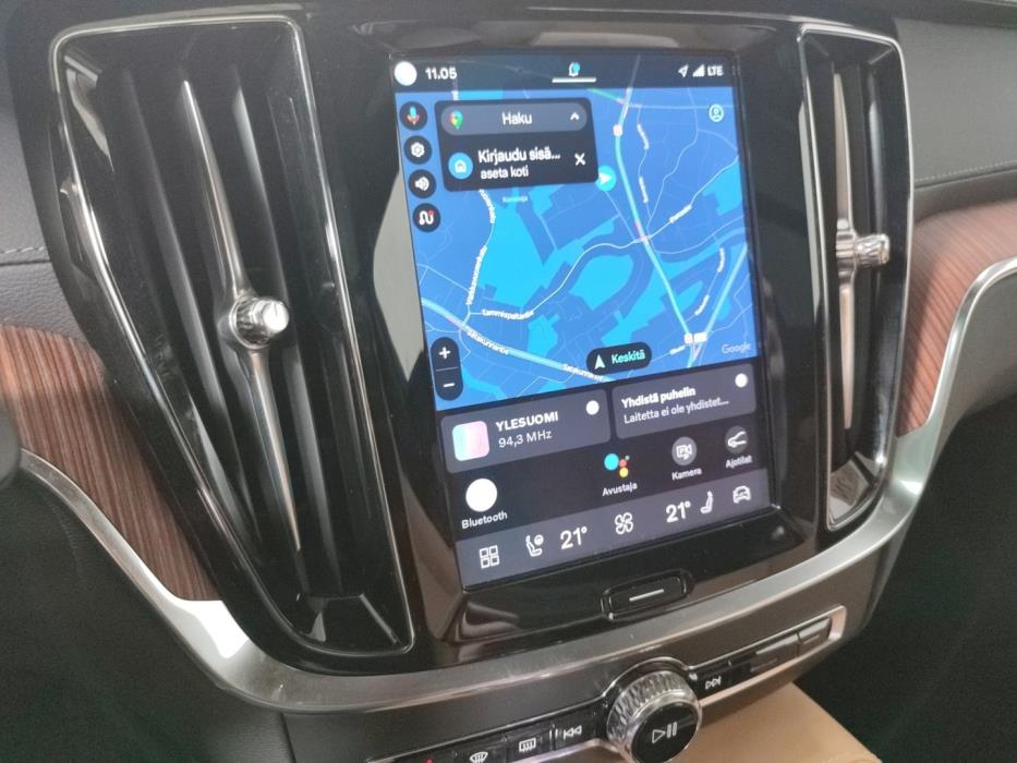 VOLVO V60 2025