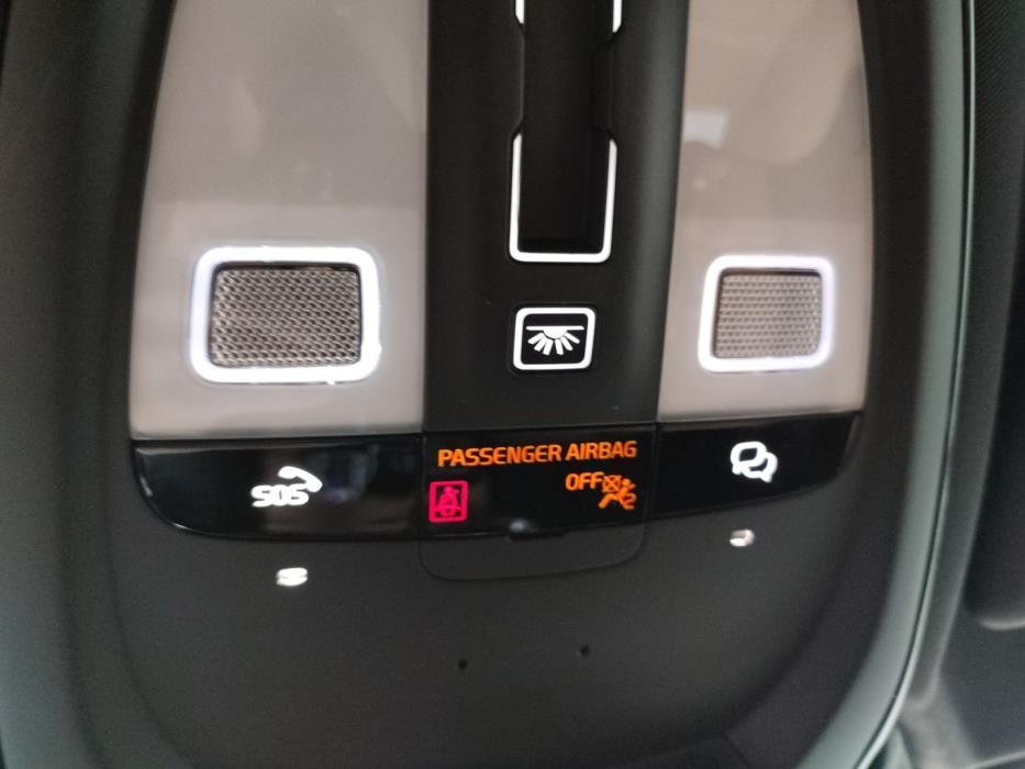 VOLVO V60 2025