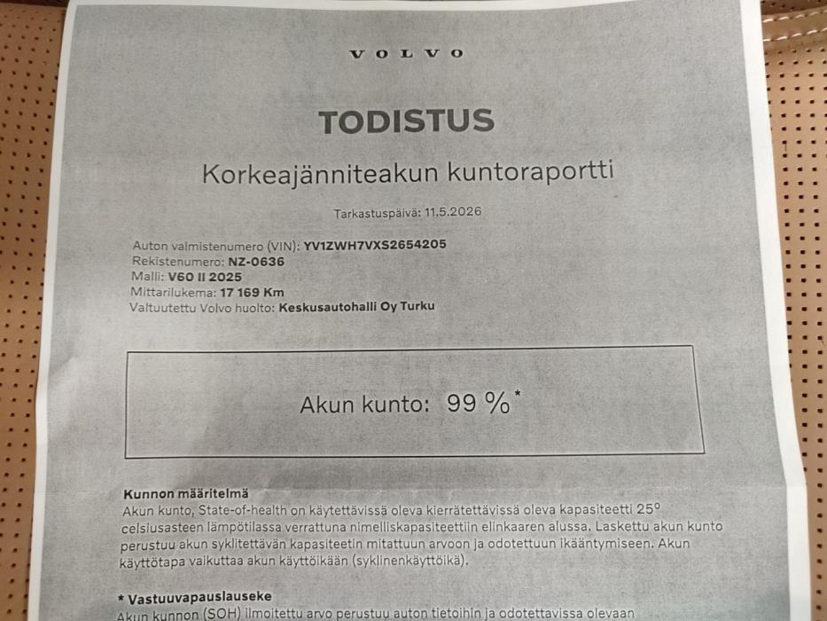VOLVO V60 2025