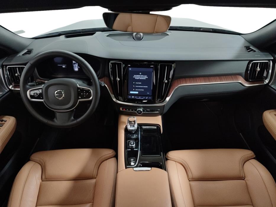 VOLVO V60 2025