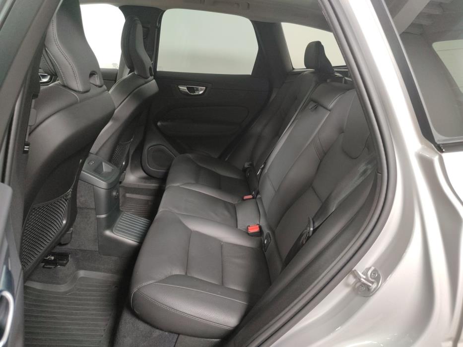 VOLVO XC60 2025