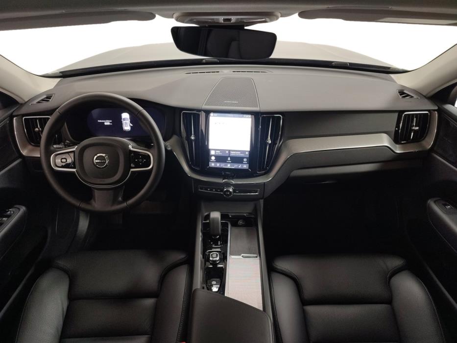 VOLVO XC60 2025
