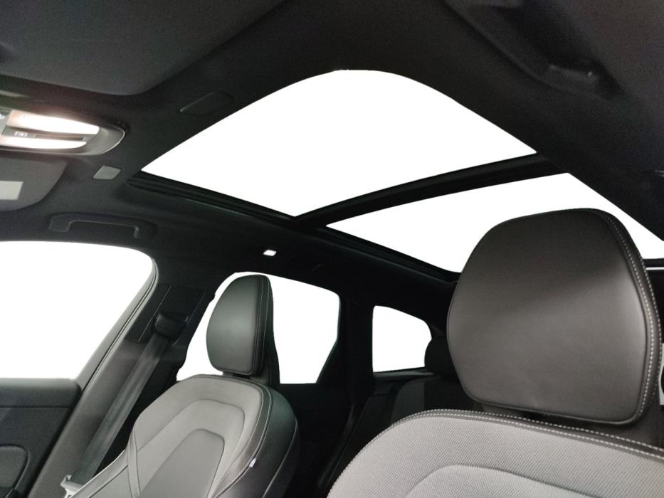 VOLVO XC60 2025