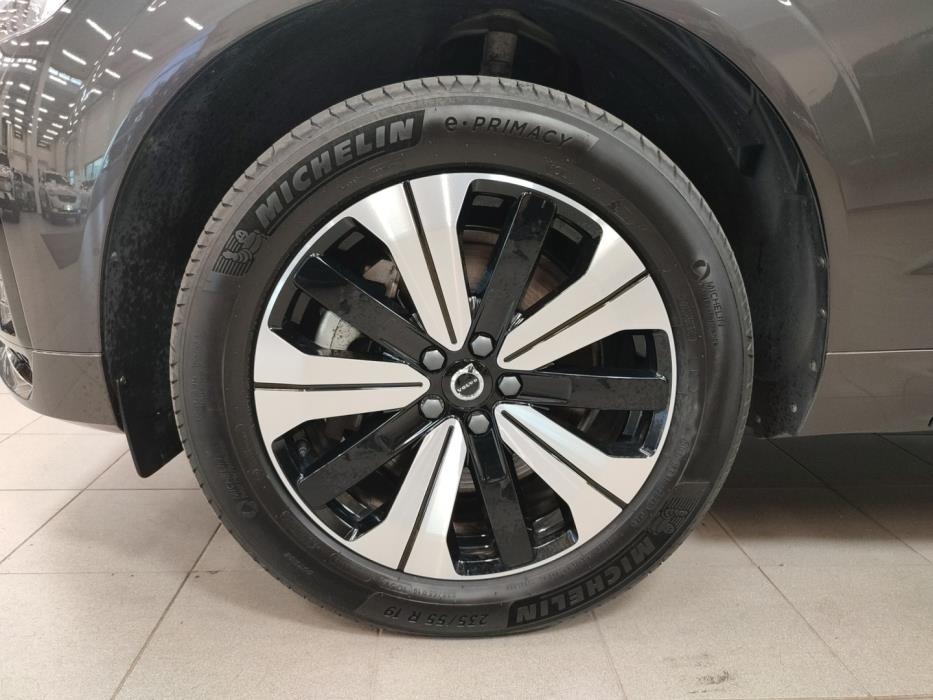 VOLVO XC60 2025