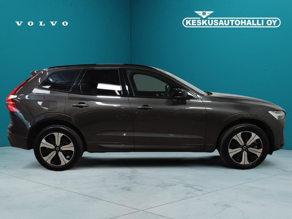 VOLVO XC60 2025