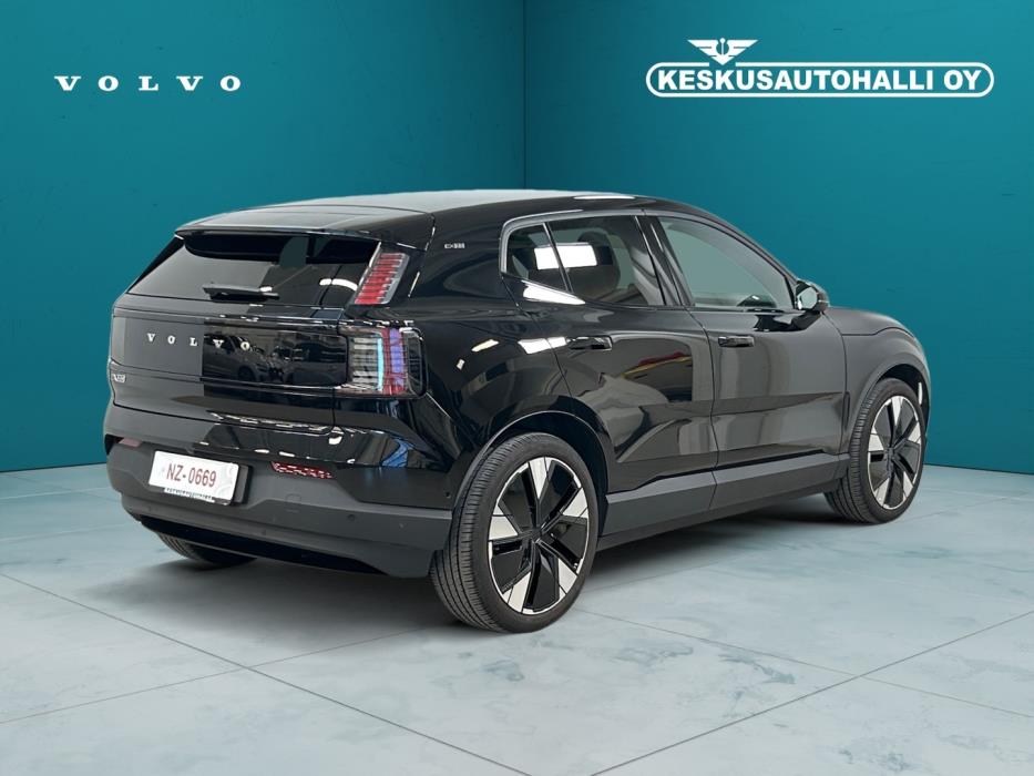 VOLVO EX30 2025