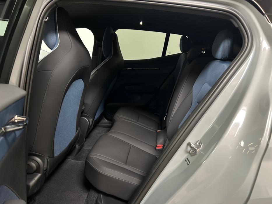 VOLVO EX30 2024