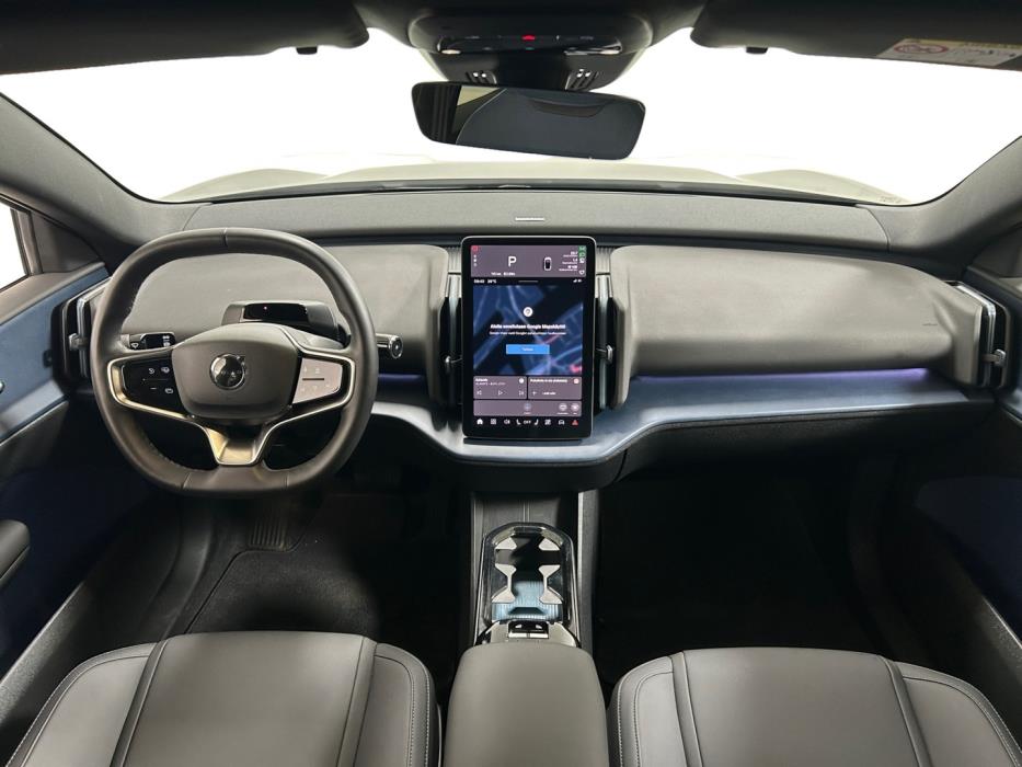 VOLVO EX30 2024