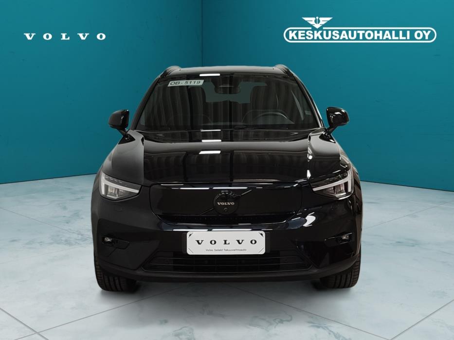 VOLVO EX40 2025