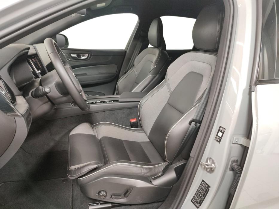 VOLVO XC60 2026