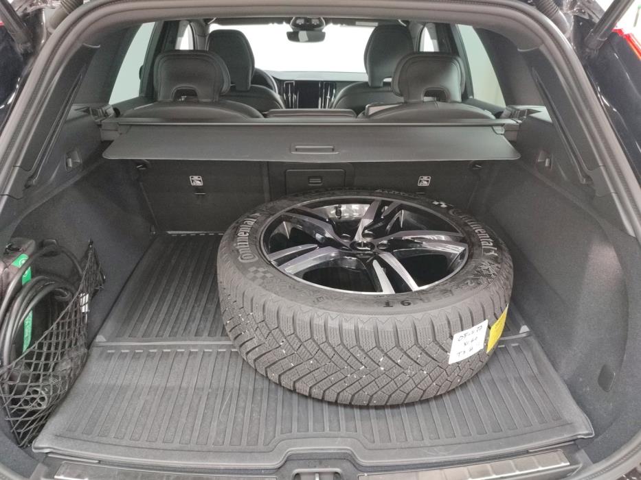 VOLVO XC60 2025