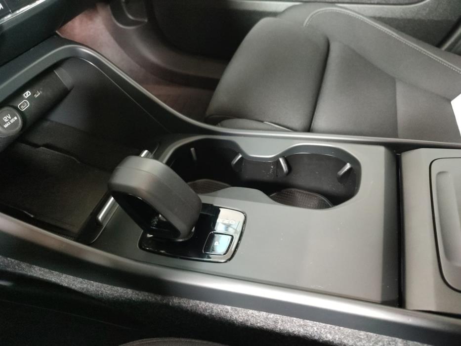 VOLVO EX40 2025