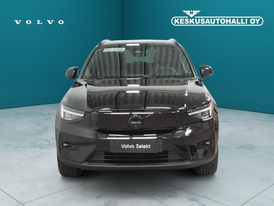 VOLVO EX40 2025