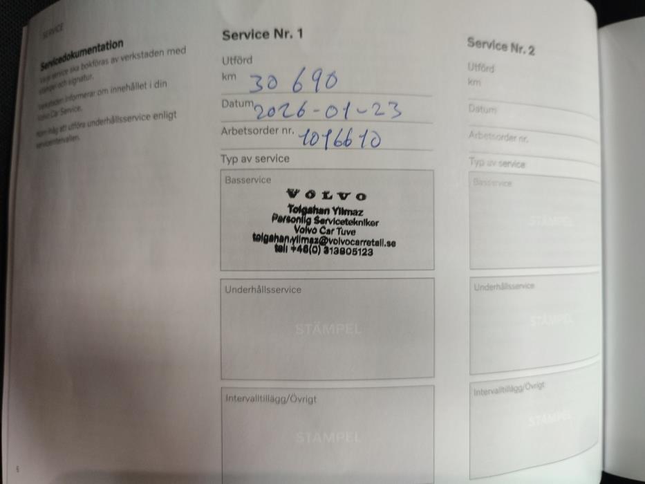 VOLVO EX40 2025