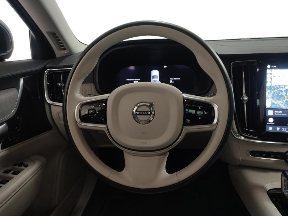 VOLVO V90 2025