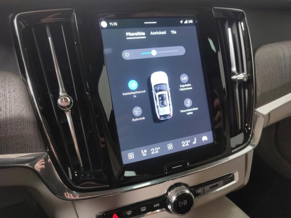 VOLVO V90 2025