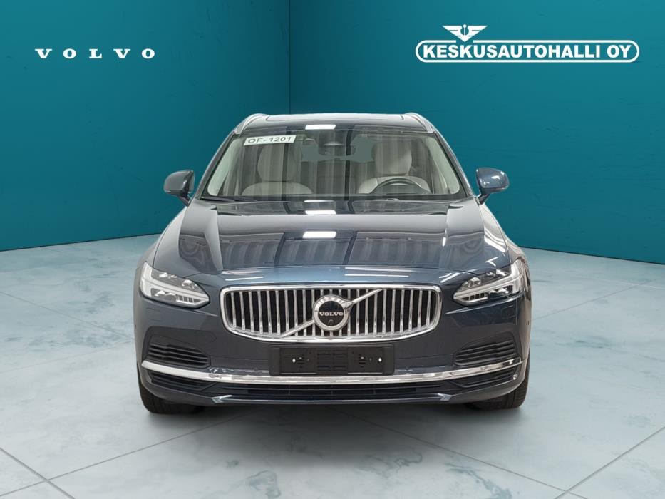 VOLVO V90 2025