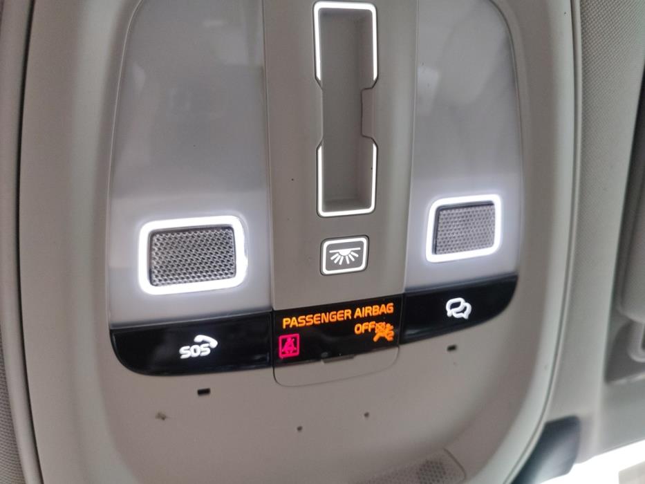 VOLVO V90 2025