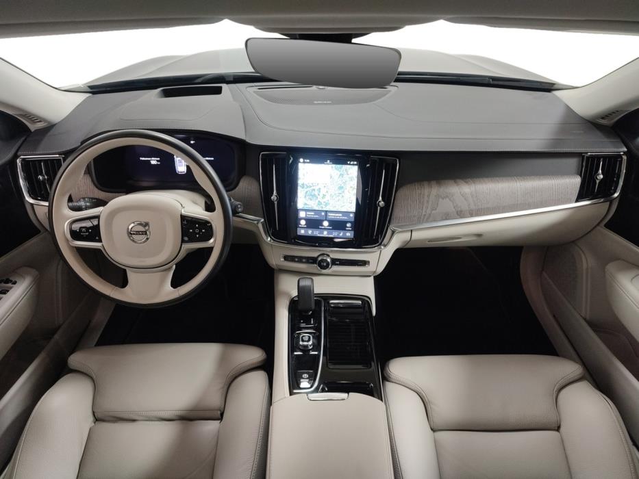 VOLVO V90 2025