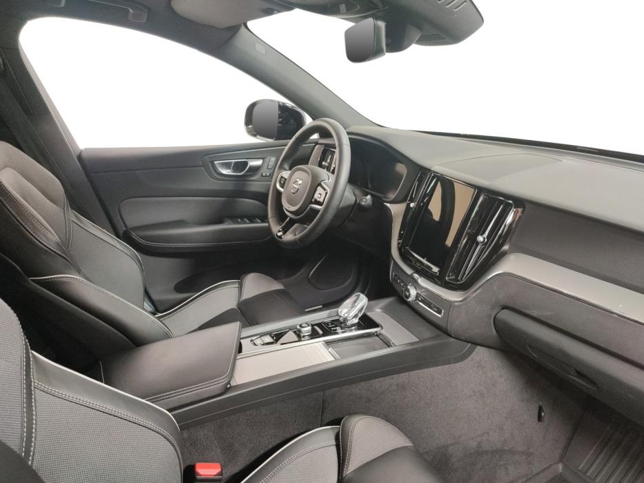 VOLVO XC60 2025