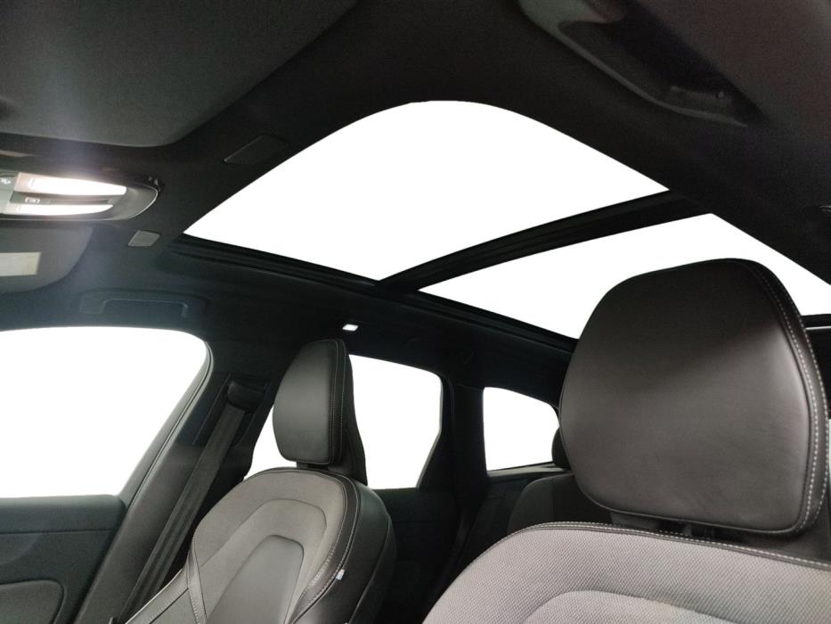 VOLVO XC60 2025