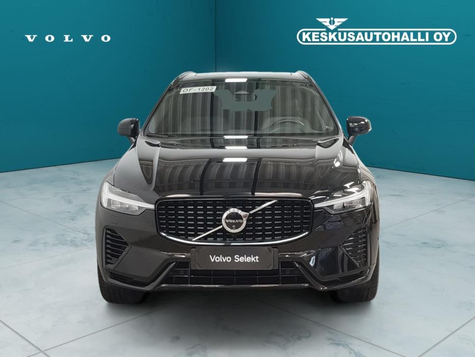 VOLVO XC60 2025