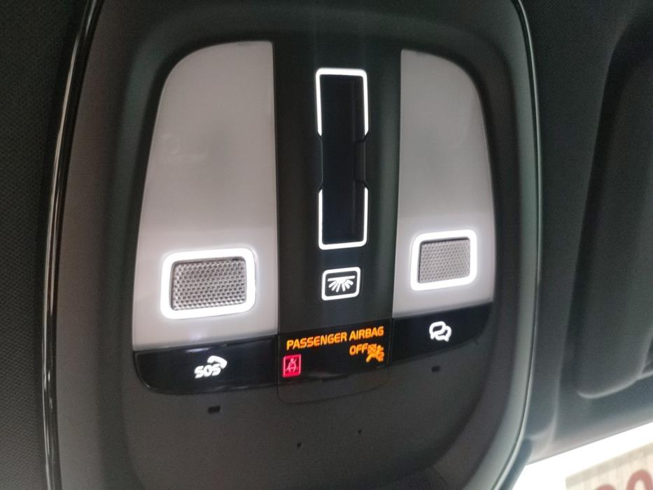 VOLVO XC60 2025