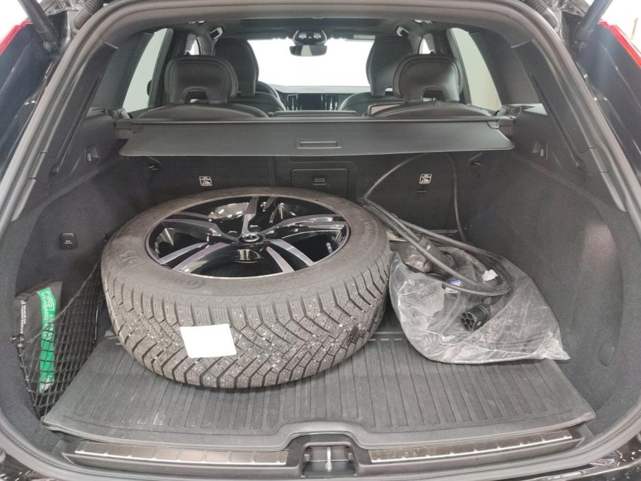 VOLVO XC60 2025