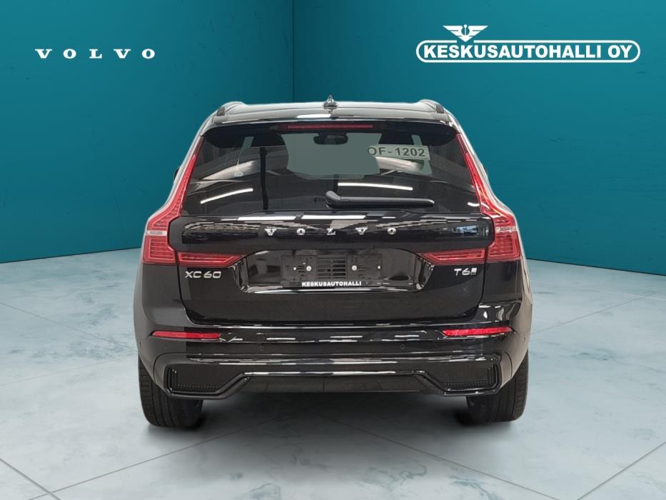 VOLVO XC60 2025