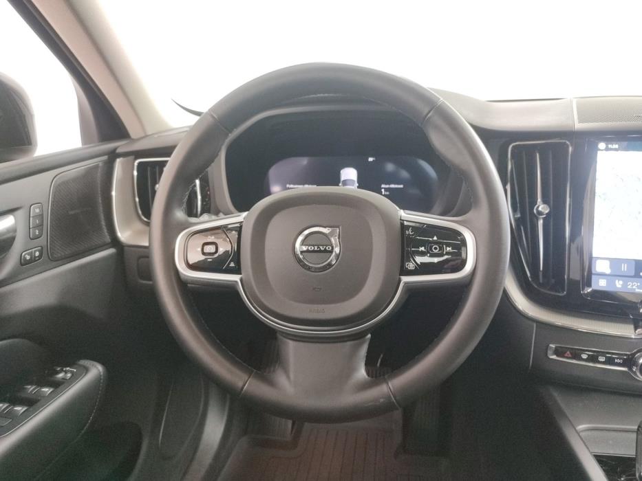 VOLVO XC60 2025