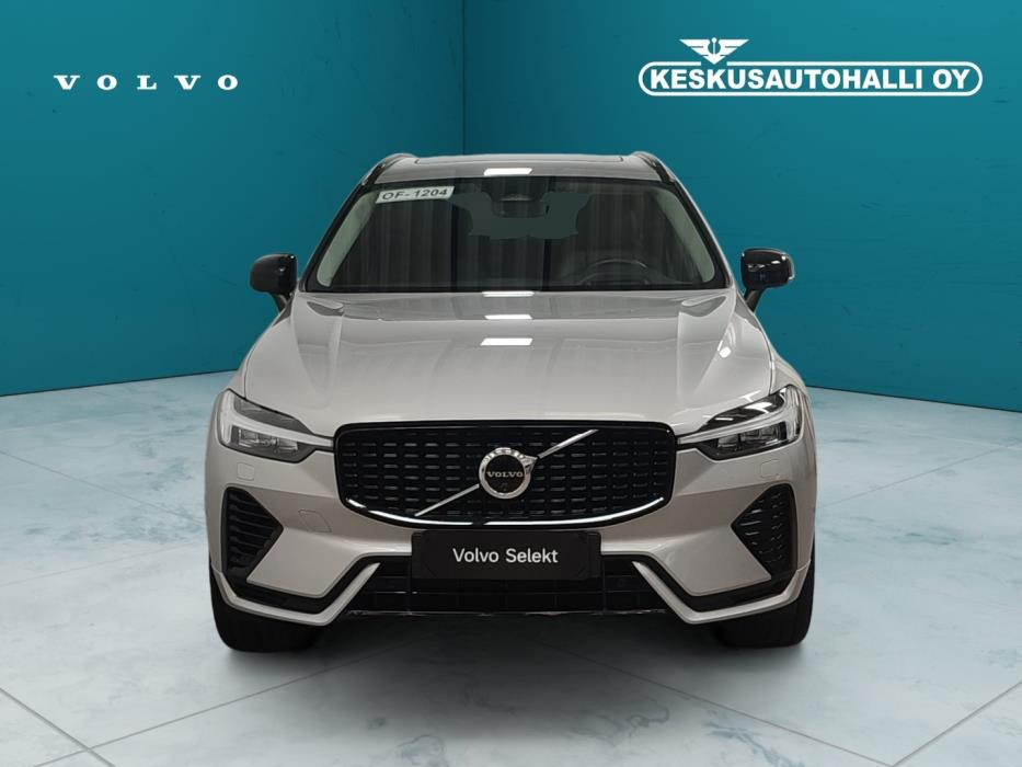 VOLVO XC60 2025