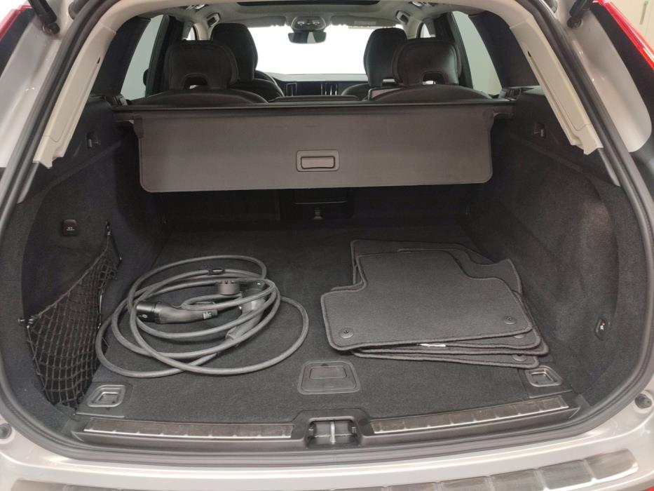 VOLVO XC60 2025