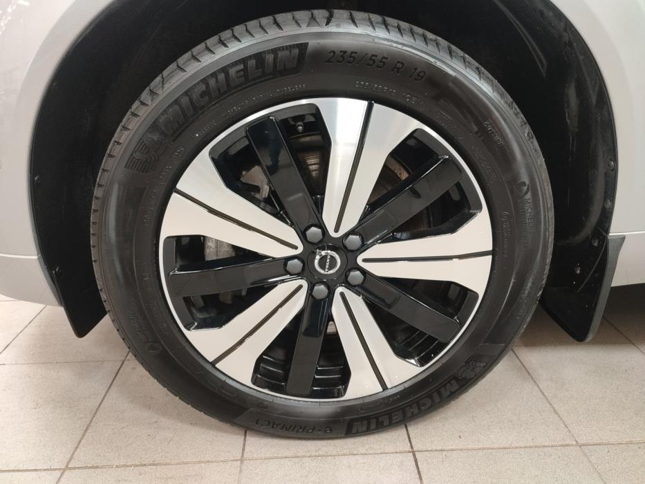 VOLVO XC60 2025