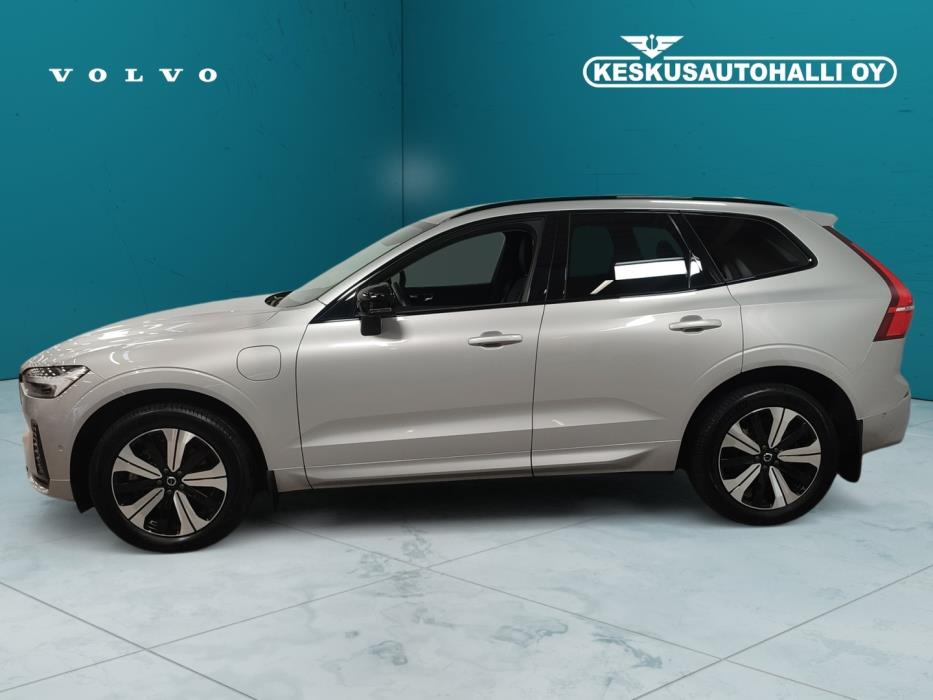 VOLVO XC60 2025