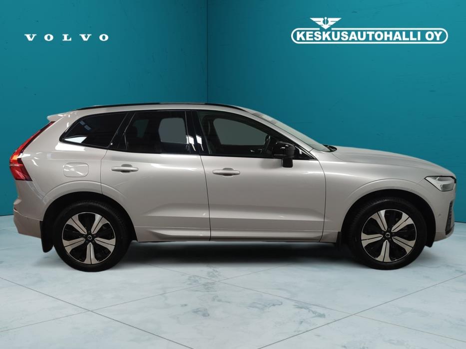 VOLVO XC60 2025