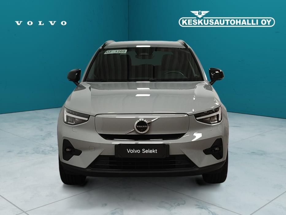 VOLVO EX40 2025