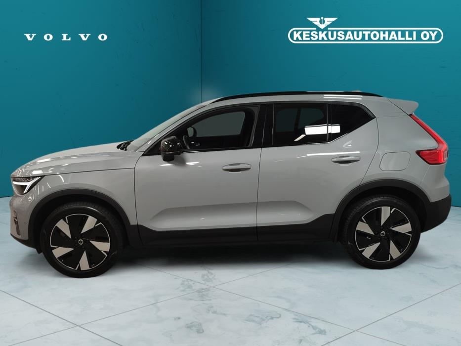 VOLVO EX40 2025
