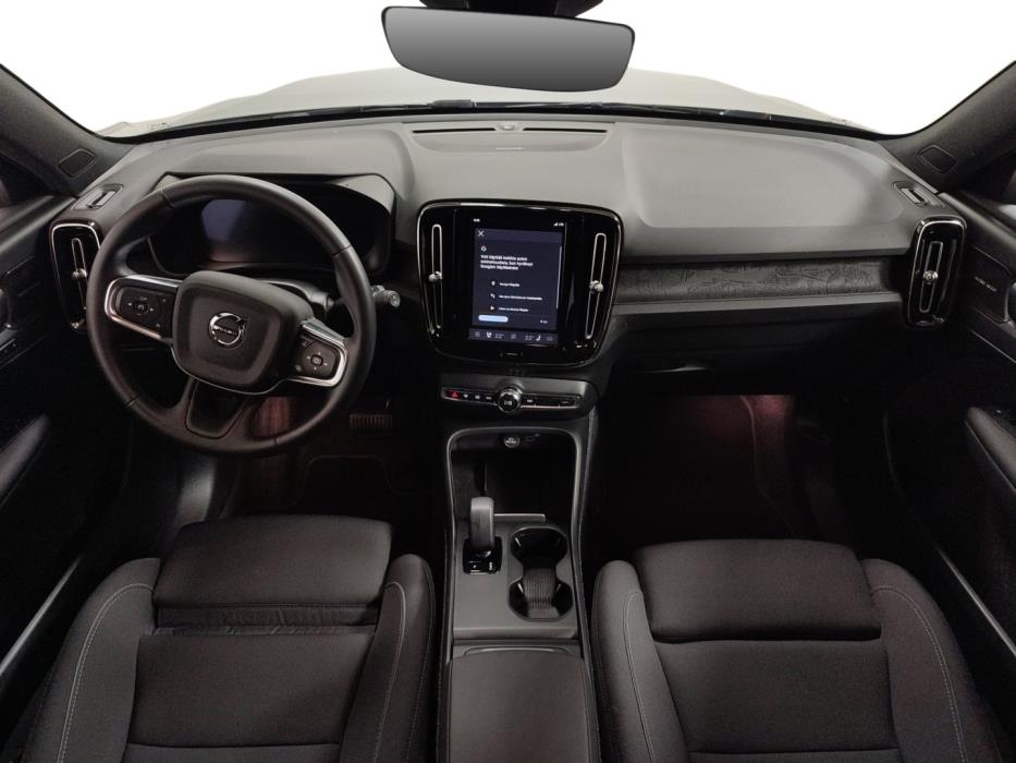 VOLVO EX40 2025