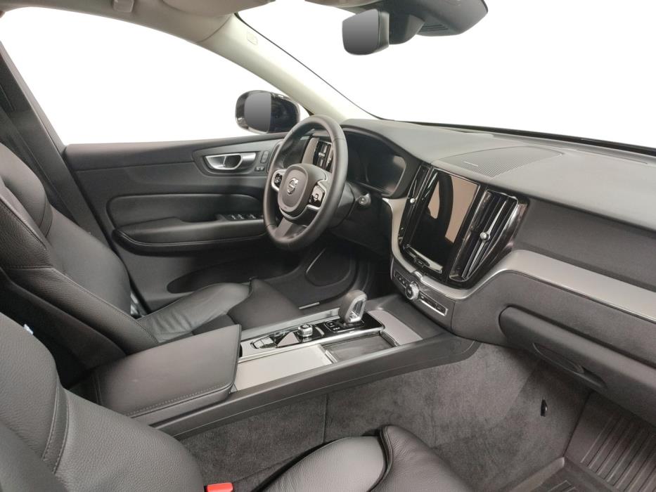 VOLVO XC60 2025